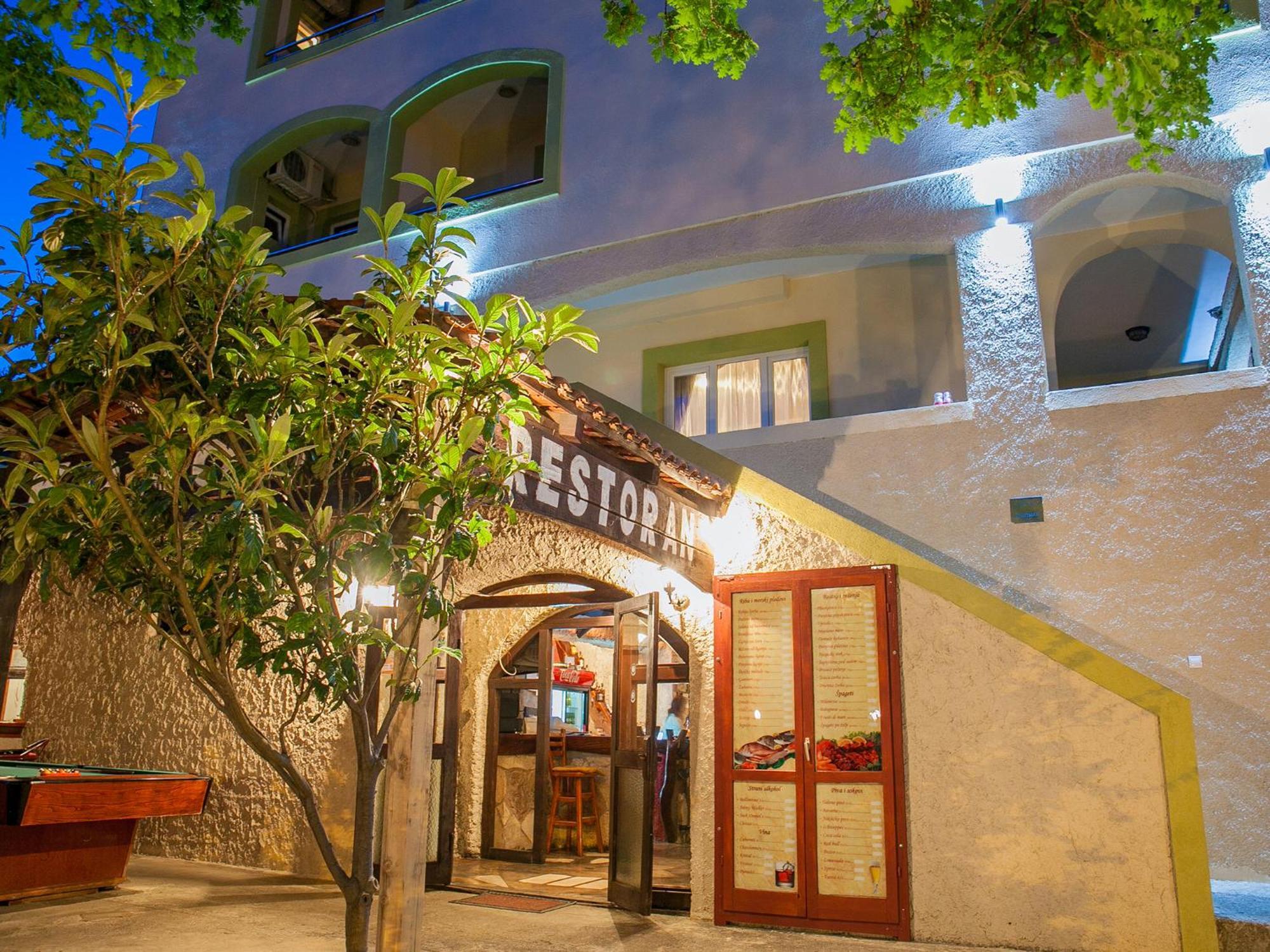 Pansion Nobel Hotell Petrovac Eksteriør bilde
