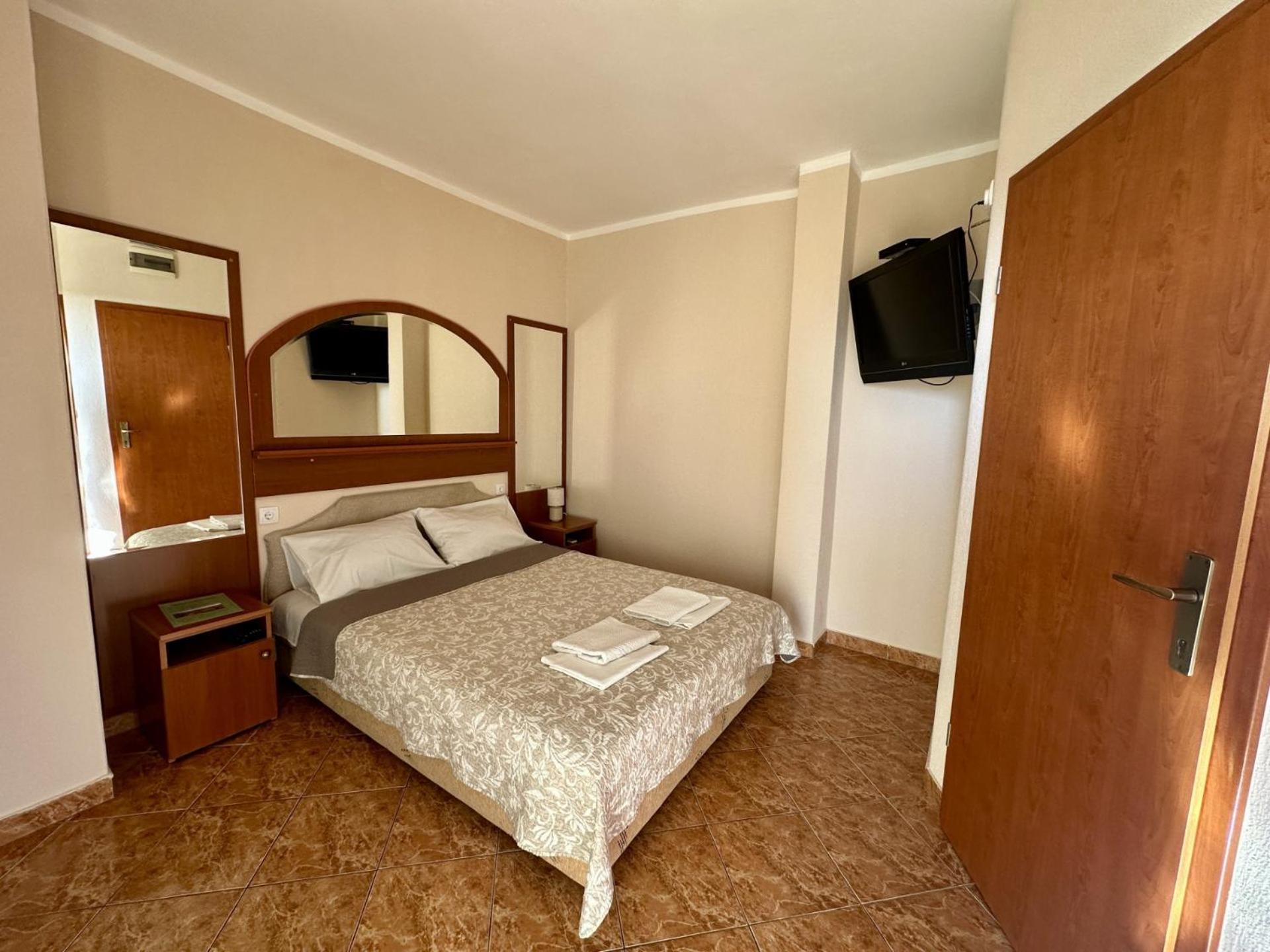 Pansion Nobel Hotell Petrovac Eksteriør bilde