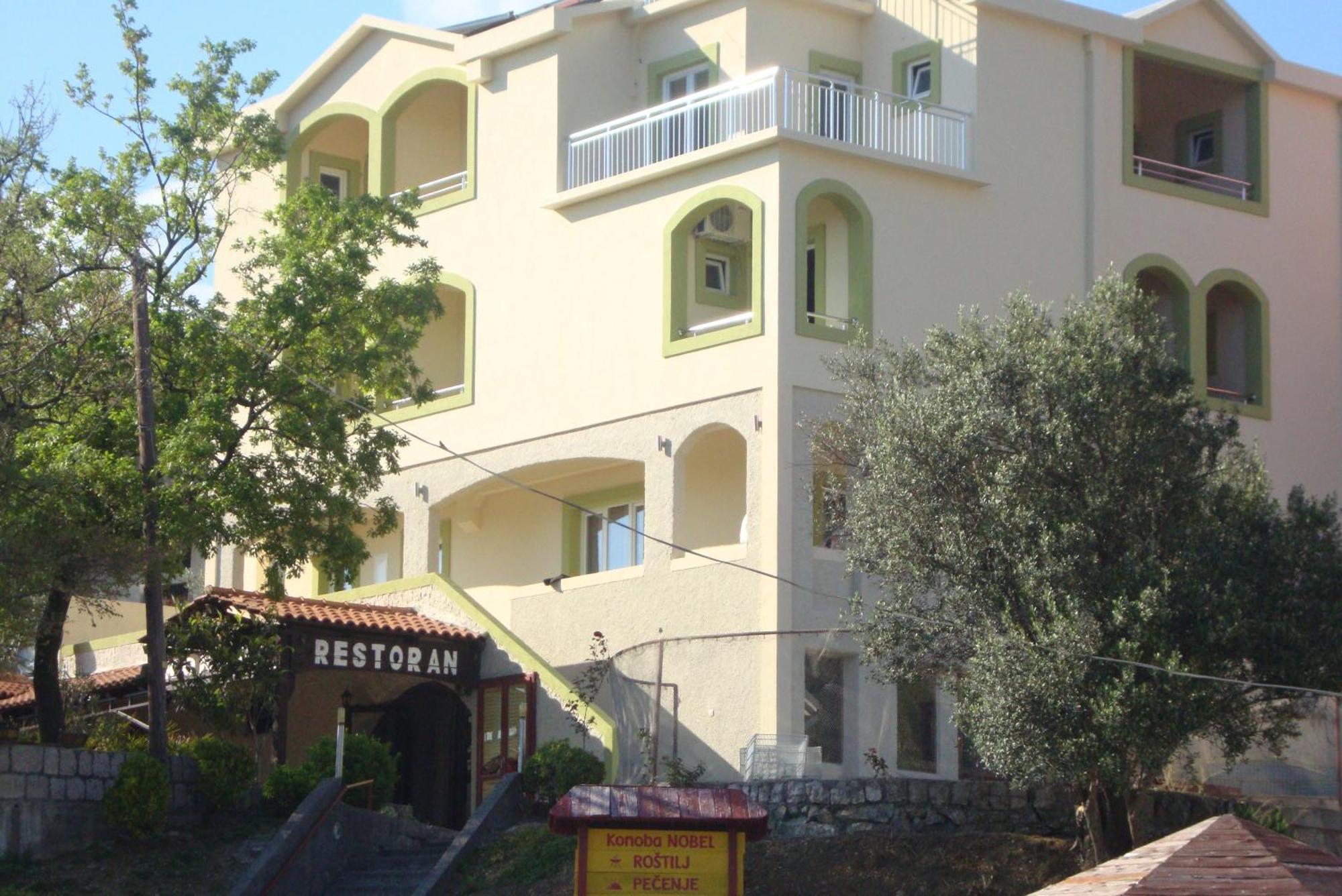 Pansion Nobel Hotell Petrovac Eksteriør bilde