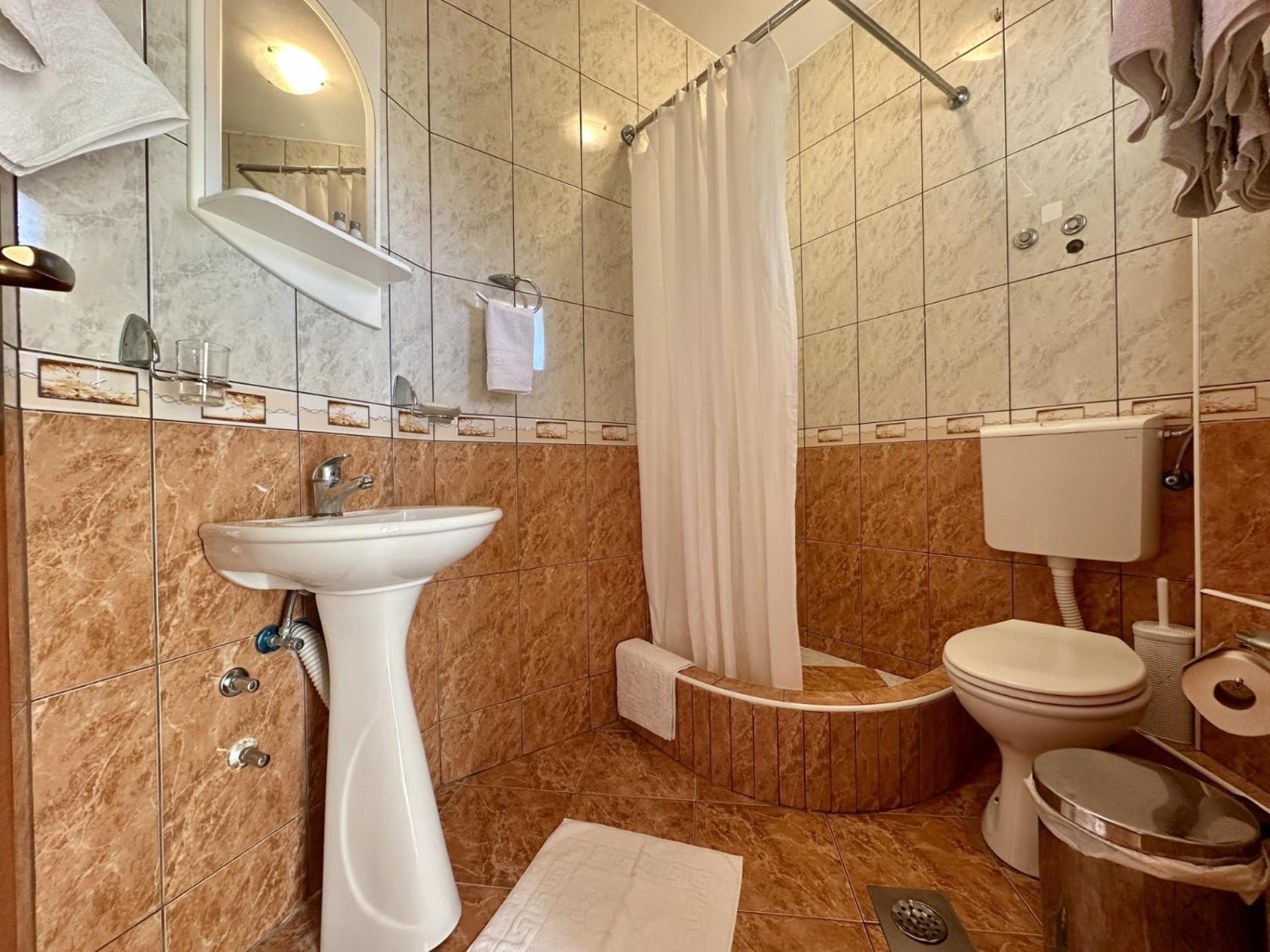 Pansion Nobel Hotell Petrovac Eksteriør bilde
