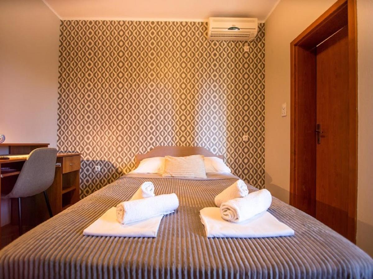 Pansion Nobel Hotell Petrovac Eksteriør bilde